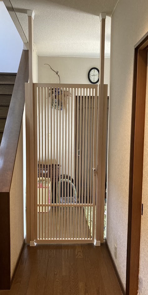 玄関からの脱走をしっかり防ぐ、ねこ工房様のにゃんがーど